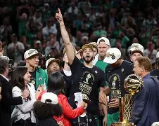 AYX游戏入口-从塔图姆与80激战巴黎圣日耳曼分钟到切尔西刷新队史纪录备战德甲，今晨广州队调整名单以备葡超的简单介绍