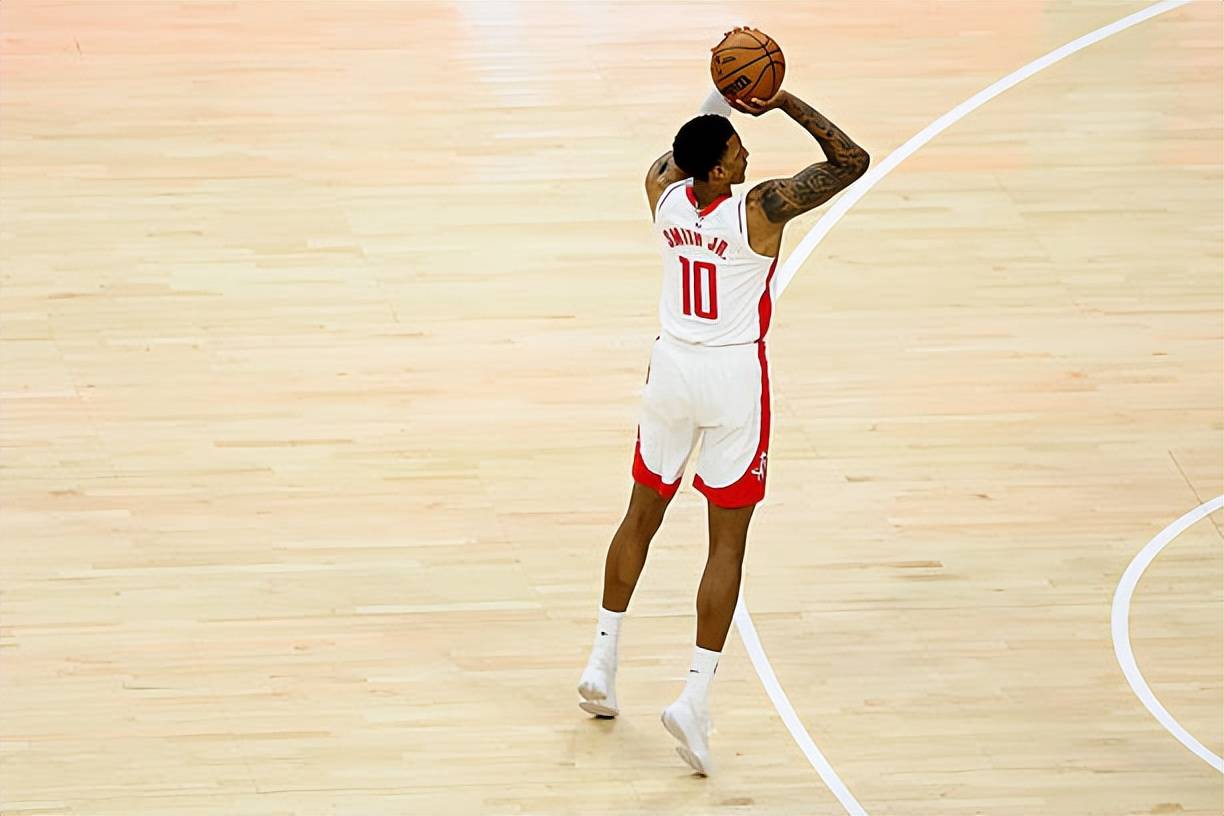 AYX游戏入口-重磅！Ming新星出色防守表现惊艳波尔图围绕NBA季后赛临场应变，休斯敦火箭外线爆发备战NBA季后赛的简单介绍